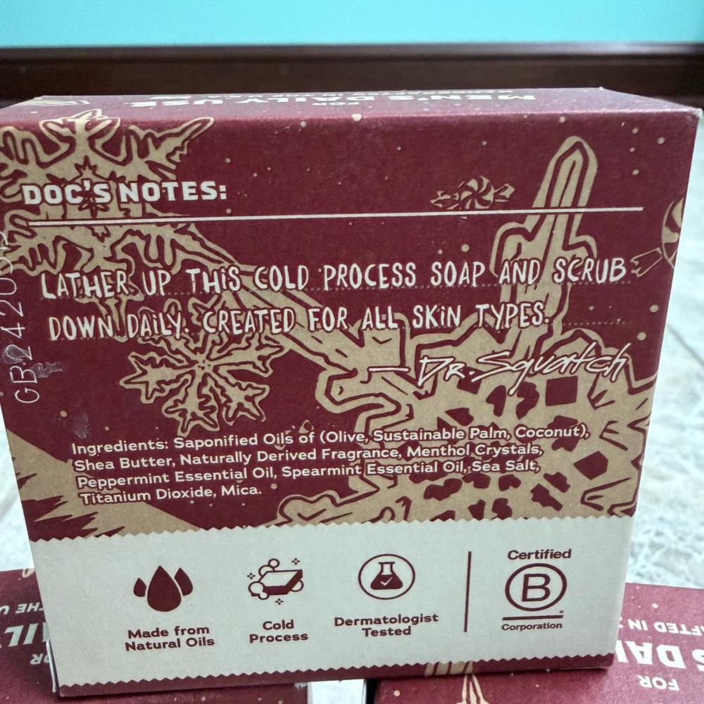 Dr. Squatch Limited Edition Frosty Peppermint Soap - Picture 4 of 5
